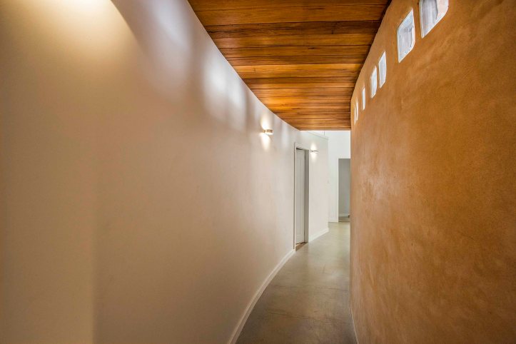 205 Corkin_curved corridor_